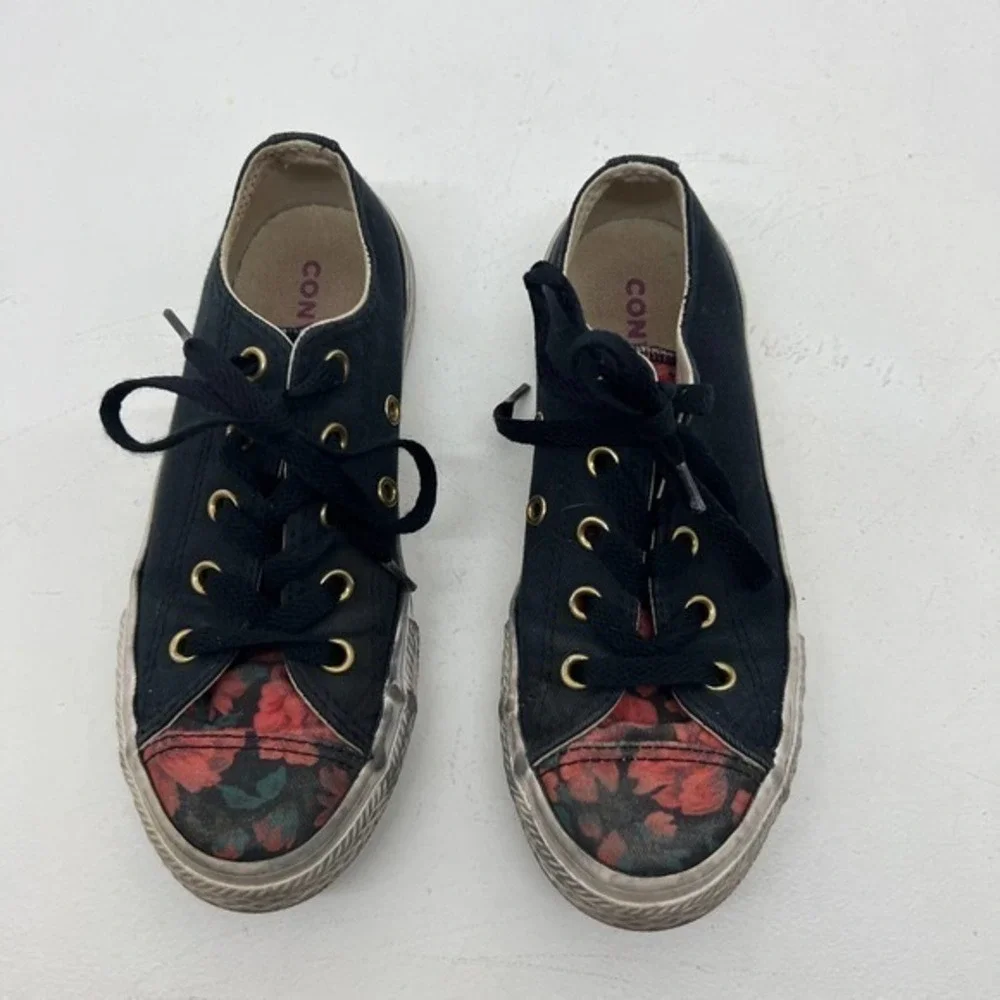 Converse All Star chuck taylor Low Top Black with Red Flowers kids Size 13